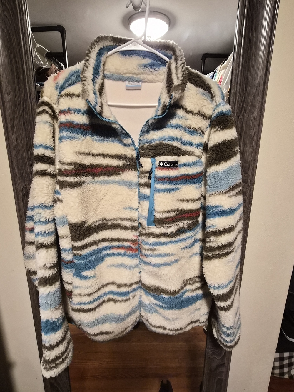 Columbia Mens Sherpa Jacket in Cream with Blue and Gray Stripes
